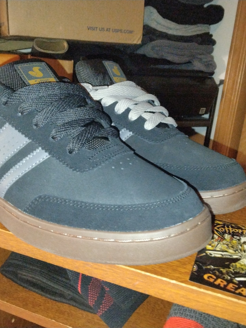 DVS Shoes Milan St Black/Gray Gum - 11 (Skateboard Shoes)